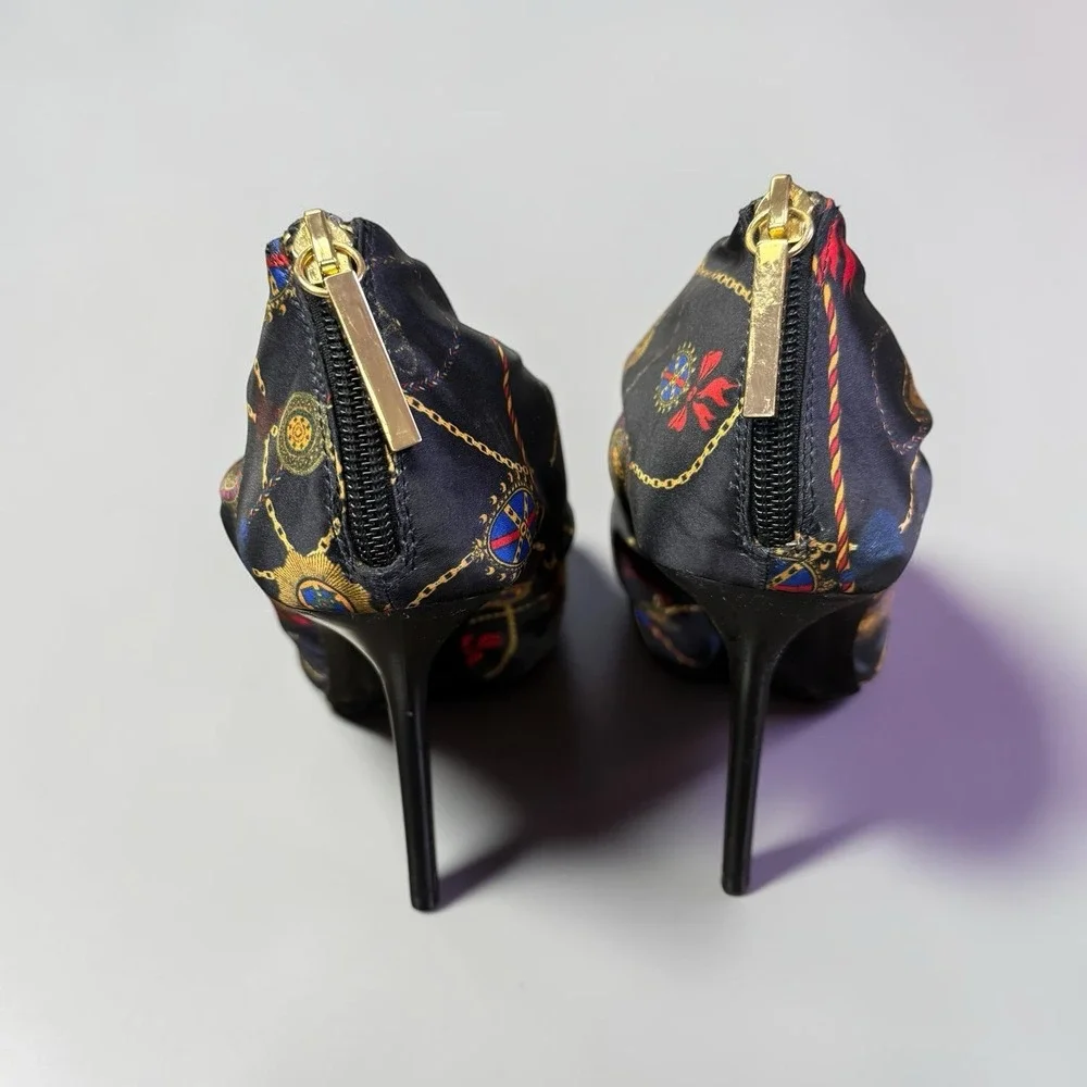 Zara Women's Size‎ 9 to 9.5 - 40 Black Multi Scarf Print Satin Bootie Heels